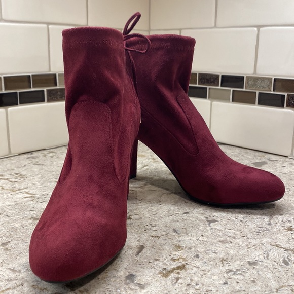 Unisa Unressie ultra suede ankle booties - Picture 6 of 9